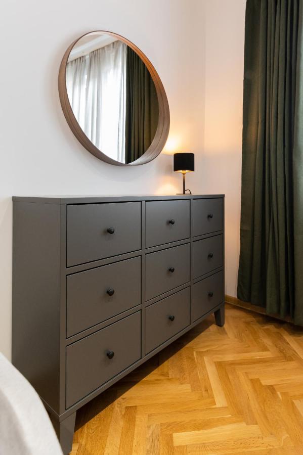 Industrial 2-Bdr Flat By The National Stadium Sofia Buitenkant foto
