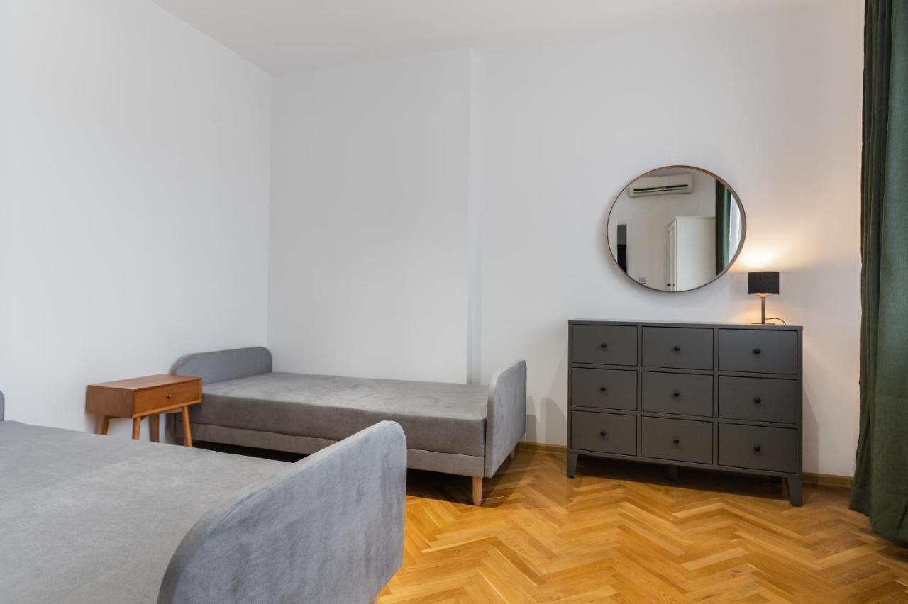 Industrial 2-Bdr Flat By The National Stadium Sofia Buitenkant foto