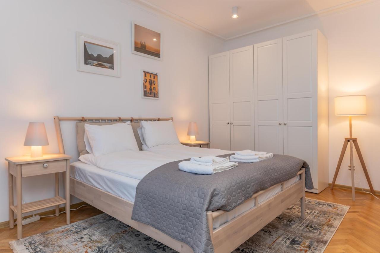 Industrial 2-Bdr Flat By The National Stadium Sofia Buitenkant foto